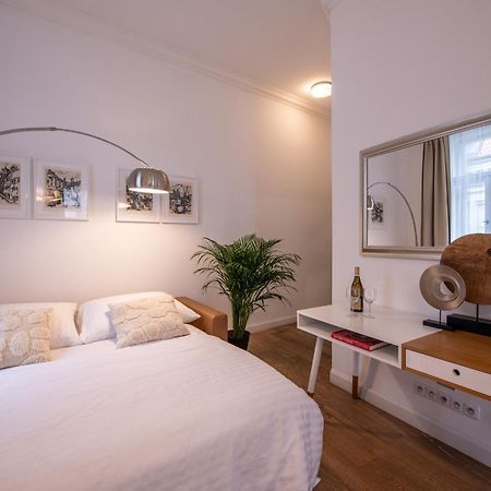 פראג Modern Downtown Apt - Renovated, On Ideal Location מראה חיצוני תמונה